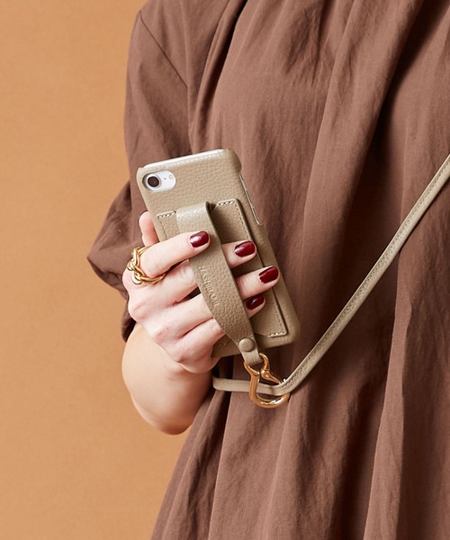 HASHIBAMI（ハシバミ）の「【HASHIBAMI】カラバッシュ ストラップ iPhoneケース ※iPhone 7/8/SE(第2/第3世代) 用（スマホケース/カバー・レディース・シルバー/グレイッシュベージュ/ブラック/イエロー/グレイッシュブルー/モスグリーン/ライラック/オレンジ/ナチュラル/ブルーパープル/ボルドー/ネイビー/ライトグリーン/コーラルピンク/マルチ/サンドベージュ/ブラウン/ベビーピンク/ゴールド/レモンイエロー/アクア・FREE）」の6枚目の写真