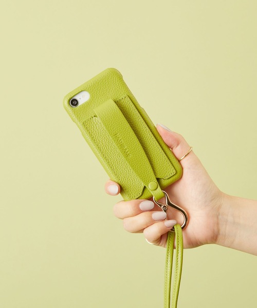HASHIBAMI（ハシバミ）の「【HASHIBAMI】カラバッシュ ストラップ iPhoneケース ※iPhone 7/8/SE(第2/第3世代) 用（スマホケース/カバー・レディース・シルバー/グレイッシュベージュ/ブラック/イエロー/グレイッシュブルー/モスグリーン/ライラック/オレンジ/ナチュラル/ブルーパープル/ボルドー/ネイビー/ライトグリーン/コーラルピンク/マルチ/サンドベージュ/ブラウン/ベビーピンク/ゴールド/レモンイエロー/アクア・FREE）」の7枚目の写真