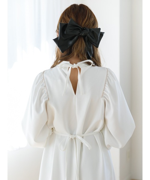 SLURR(スラ―)の「パイピング切替ボリュームスリーブワンピース(ワンピース・レディース・ベージュ/オフホワイト・S/M)」の20枚目の写真