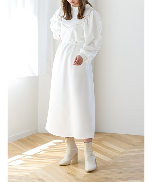 SLURR(スラ―)の「パイピング切替ボリュームスリーブワンピース(ワンピース・レディース・ベージュ/オフホワイト・S/M)」の18枚目の写真