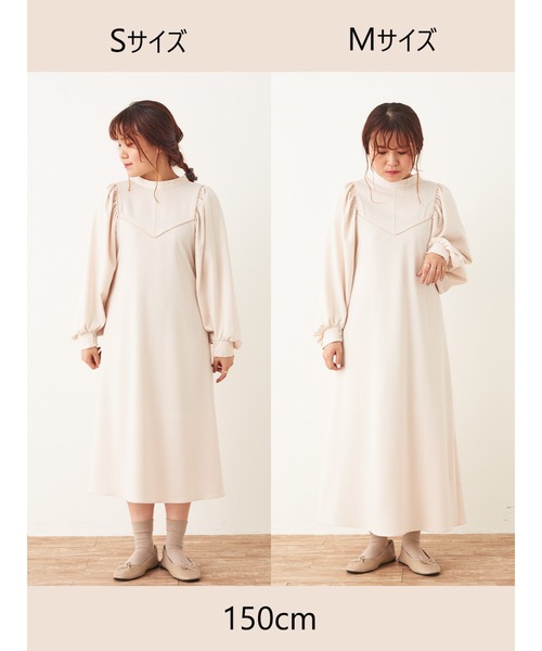 SLURR(スラ―)の「パイピング切替ボリュームスリーブワンピース(ワンピース・レディース・ベージュ/オフホワイト・S/M)」の4枚目の写真