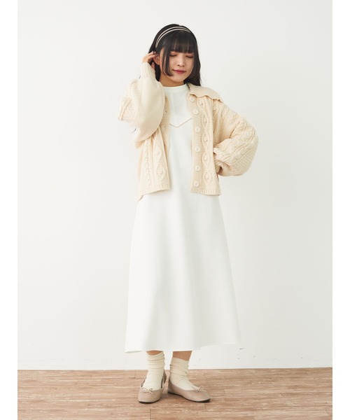 SLURR(スラ―)の「パイピング切替ボリュームスリーブワンピース(ワンピース・レディース・ベージュ/オフホワイト・S/M)」の12枚目の写真