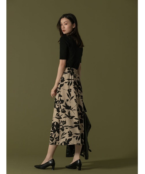 fifth(フィフス)の「シックフラワーフレアスカート(スカート・レディース・ブラック/ベージュ・MEDIUM)」の15枚目の写真