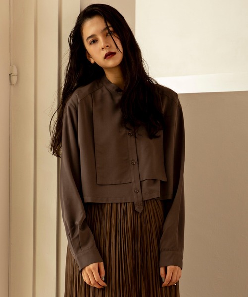 ReNorm（リノーム）の「レイヤードバンドカラーショートシャツ（シャツ/ブラウス・レディース・ブラウン/アイボリー・フリー）」の2枚目の写真