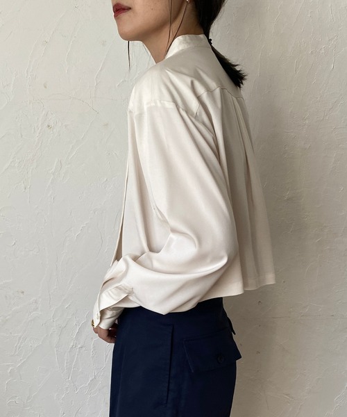 ReNorm（リノーム）の「レイヤードバンドカラーショートシャツ（シャツ/ブラウス・レディース・ブラウン/アイボリー・フリー）」の3枚目の写真