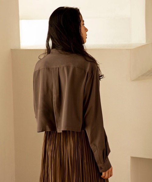 ReNorm（リノーム）の「レイヤードバンドカラーショートシャツ（シャツ/ブラウス・レディース・ブラウン/アイボリー・フリー）」の7枚目の写真