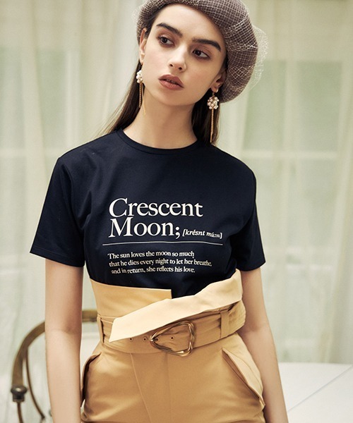 EIMY ISTOIRE(エイミーイストワール)の「MOONロゴプリントTシャツ(Tシャツ/カットソー・レディース・ホワイト/ブラック/ベージュ/ピンク・FREE)」の6枚目の写真