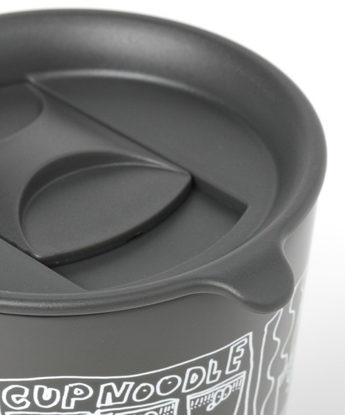 niko and（ニコアンド）の「【カップヌードル】コラボ フタ付き