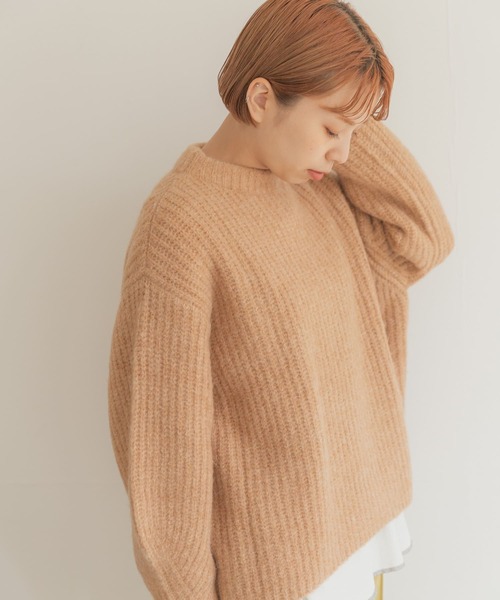 ITEMS URBANRESEARCH(アイテムズ アーバンリサーチ)の「モヘヤオーバーニット(ニット/セーター・レディース・グリーン/ベージュ/ピンク/オレンジ・FREE)」の1枚目の写真