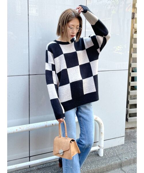 EMODA（エモダ）の「ワイドチェッカーニット（ニット/セーター・レディース・ブラック/ブラウン/ネイビー・FREE）」の12枚目の写真