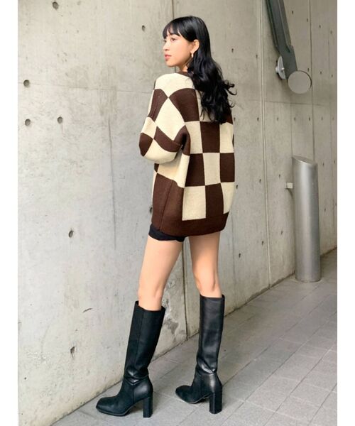 EMODA（エモダ）の「ワイドチェッカーニット（ニット/セーター・レディース・ブラック/ブラウン/ネイビー・FREE）」の22枚目の写真