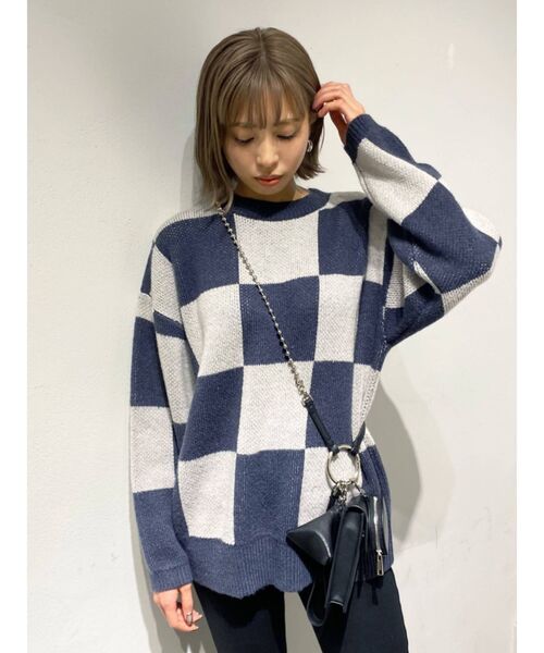 EMODA（エモダ）の「ワイドチェッカーニット（ニット/セーター・レディース・ブラック/ブラウン/ネイビー・FREE）」の21枚目の写真
