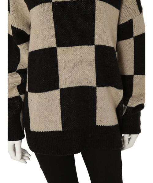 EMODA（エモダ）の「ワイドチェッカーニット（ニット/セーター・レディース・ブラック/ブラウン/ネイビー・FREE）」の15枚目の写真