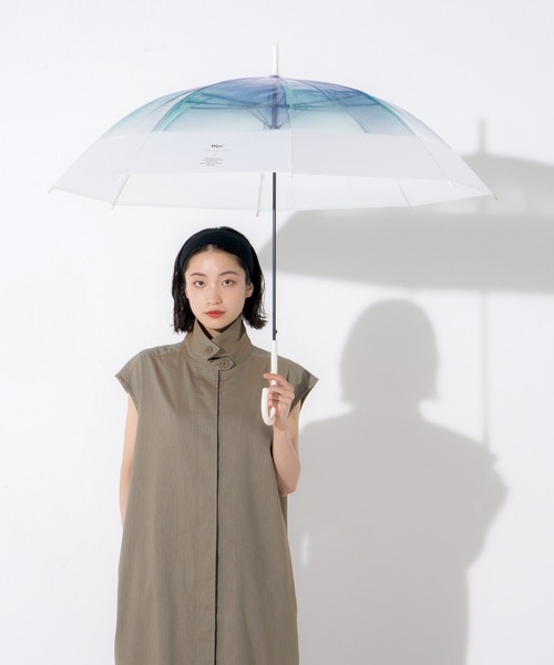 Wpc.（ダブリュピーシー）の「★［ビニール傘］空色アンブレラ 切り継ぎグラデーション 長傘 雨傘 Wpc.（長傘・レディース・ピンク/ブルー/グリーン・FREE）」の22枚目の写真
