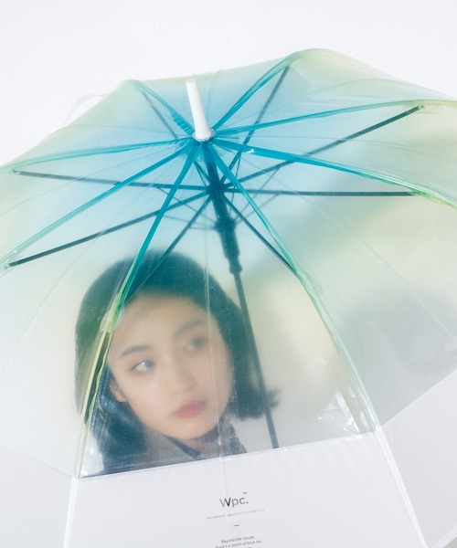 Wpc.（ダブリュピーシー）の「★［ビニール傘］空色アンブレラ 切り継ぎグラデーション 長傘 雨傘 Wpc.（長傘・レディース・ピンク/ブルー/グリーン・FREE）」の20枚目の写真