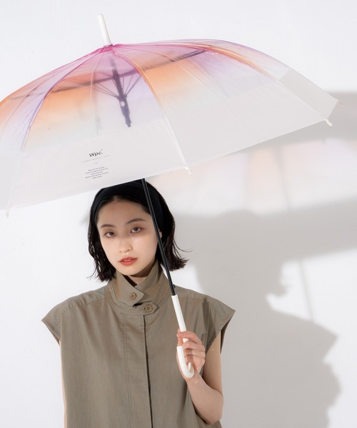 Wpc.（ダブリュピーシー）の「★［ビニール傘］空色アンブレラ 切り継ぎグラデーション 長傘 雨傘 Wpc.（長傘・レディース・ピンク/ブルー/グリーン・FREE）」の17枚目の写真