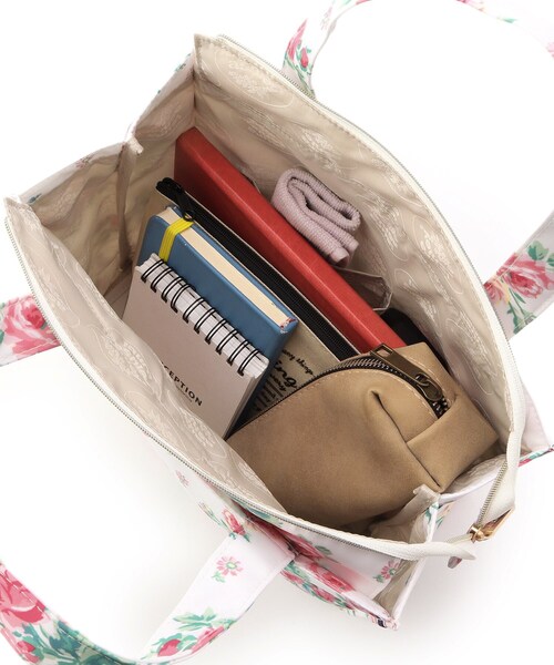 LAURA ASHLEY(ローラアシュレイ)の「バンチェッドロージズ柄 トートバッグ(トートバッグ・レディース・ネイビー系/ホワイト系その他・00)」の7枚目の写真