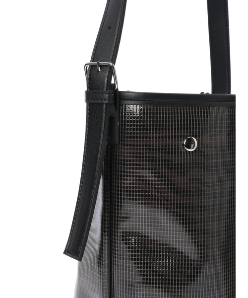 koe（コエ）の「【ビーチバッグ】PVCメッシュバケツショルダー*（ショルダーバッグ・レディース・ブラック/オフホワイト/クリア/ライトイエロー・FREE）」の14枚目の写真