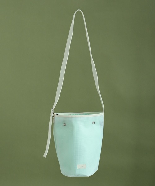 koe（コエ）の「【ビーチバッグ】PVCメッシュバケツショルダー*（ショルダーバッグ・レディース・ブラック/オフホワイト/クリア/ライトイエロー・FREE）」の20枚目の写真