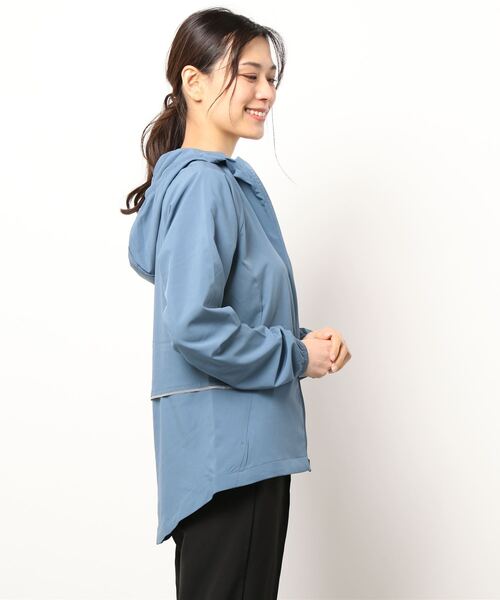 JEANS MATE(ジーンズメイト)の「【APORITO/アポリト】速乾素材ストレッチパーカー レディースサイズ(パーカー・レディース・ブルー系その他/ブラック/ホワイト・MEDIUM/LARGE)」の4枚目の写真