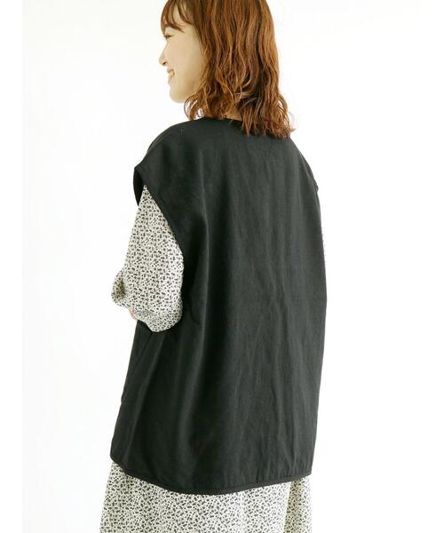 ehka sopo（エヘカソポ）の「キルトステッチベスト（ベスト・レディース・ブラック/カーキ/キナリ・ﾌﾘ-）」の7枚目の写真