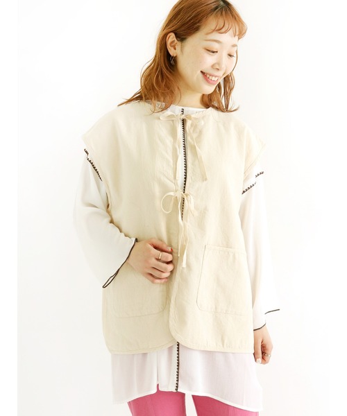 ehka sopo（エヘカソポ）の「キルトステッチベスト（ベスト・レディース・ブラック/カーキ/キナリ・ﾌﾘ-）」の2枚目の写真