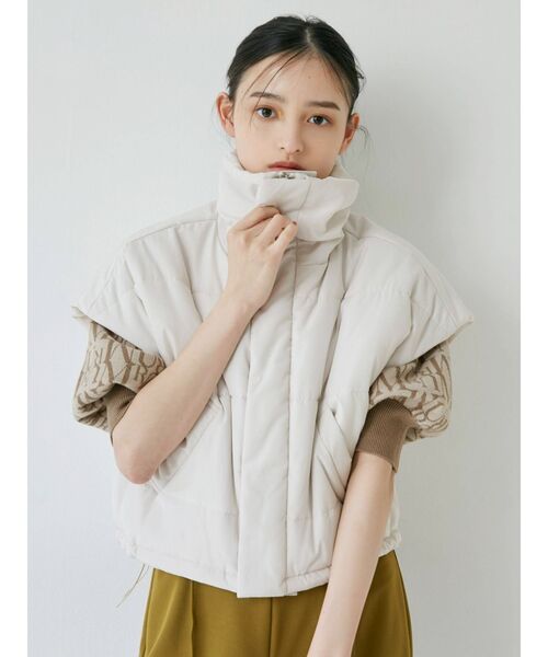 MURUA(ムルーア)の「スリーブレスパフィジャケット(ダウンベスト・レディース・ブラック/アイボリー・FREE)」の2枚目の写真