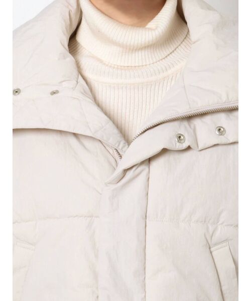 MURUA(ムルーア)の「スリーブレスパフィジャケット(ダウンベスト・レディース・ブラック/アイボリー・FREE)」の21枚目の写真