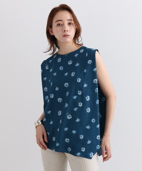INDIVI（インディヴィ）の「◆【洗える/アシメ】フラワーノースリーブトップス（Tシャツ/カットソー・レディース・ブラック系/グリーン系その他2・19/05/34/38/15 /13）」の4枚目の写真