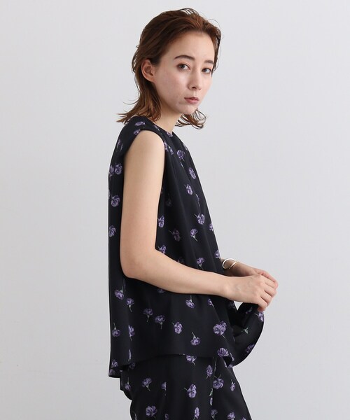 INDIVI（インディヴィ）の「◆【洗える/アシメ】フラワーノースリーブトップス（Tシャツ/カットソー・レディース・ブラック系/グリーン系その他2・19/05/34/38/15 /13）」の8枚目の写真