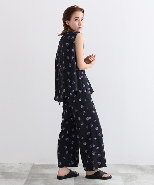 INDIVI（インディヴィ）の「◆【洗える/アシメ】フラワーノースリーブトップス（Tシャツ/カットソー・レディース・ブラック系/グリーン系その他2・19/05/34/38/15 /13）」の14枚目の写真
