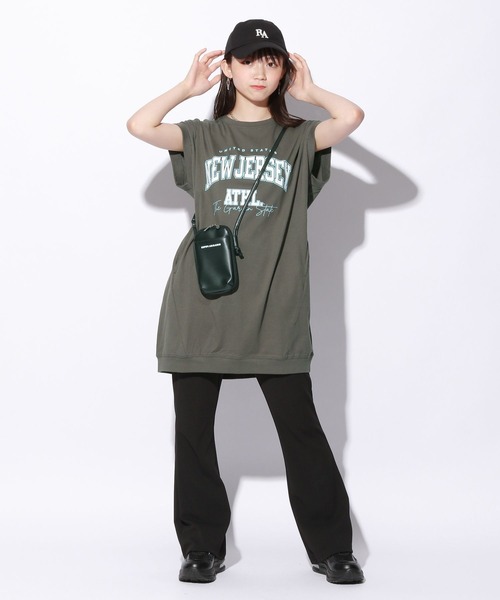 repipi armario（レピピ アルマリオ）の「カレッジロゴフレンチスリーブワンピース（ワンピース・キッズ・ブラック/グリーン/ベージュ・LARGE/MEDIUM/SMALL）」の4枚目の写真