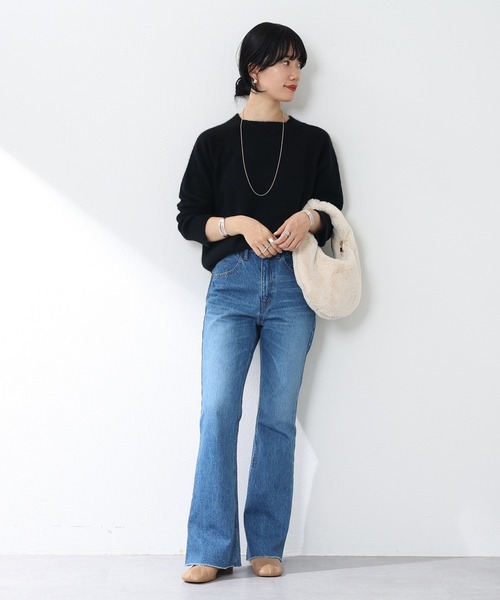 SHENERY（シーナリー）の「オフタートルニットプルオーバー（ニット/セーター・レディース・ブラック/ライトグレー/ライトベージュ・FREE）」の10枚目の写真