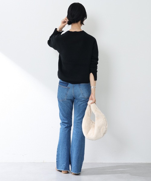 SHENERY（シーナリー）の「オフタートルニットプルオーバー（ニット/セーター・レディース・ブラック/ライトグレー/ライトベージュ・FREE）」の16枚目の写真