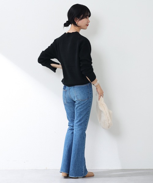 SHENERY（シーナリー）の「オフタートルニットプルオーバー（ニット/セーター・レディース・ブラック/ライトグレー/ライトベージュ・FREE）」の14枚目の写真