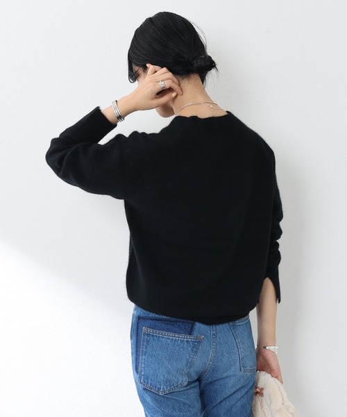 SHENERY（シーナリー）の「オフタートルニットプルオーバー（ニット/セーター・レディース・ブラック/ライトグレー/ライトベージュ・FREE）」の8枚目の写真