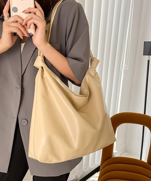 shopnikoniko（ショップニコニコ）の「合成皮革 ノットハンドル トートバッグ（トートバッグ・レディース・ホワイト/ブラウン/ベージュ/ブラック・フリー）」の9枚目の写真