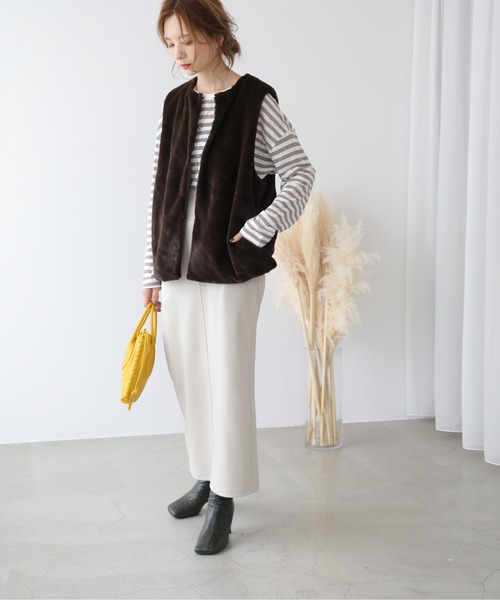 frames RAY CASSIN（フレームスレイカズン）の「WEB限定 フェイクファーベスト（ベスト・レディース・キナリ/ブラウン/ベージュ/グレイッシュベージュ・FREE）」の21枚目の写真