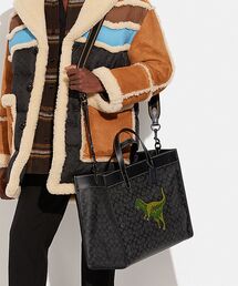 coach デンプシートート 40・シグネチャー キャンバス・ワンちゃん柄 coach デンプシートート 40・シグネチャー キャンバス・ワンちゃん柄