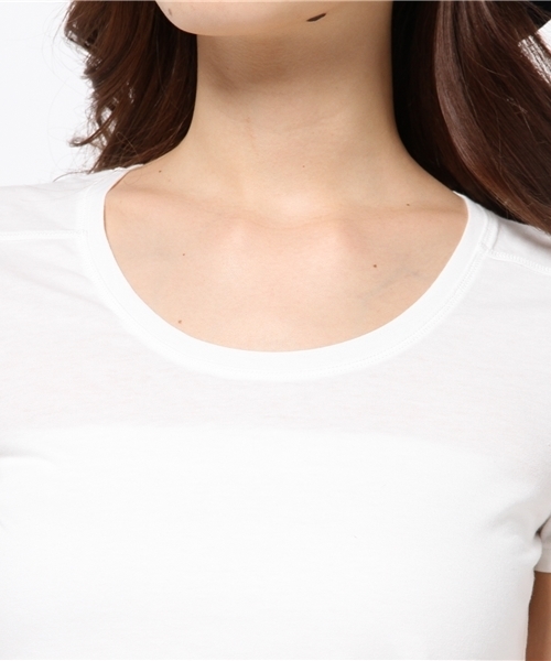 AZUL by moussy（アズールバイマウジー）の「30/-CVC天竺BCヨーク切替R/N半袖PO（Tシャツ/カットソー・レディース・オフホワイト/ブラック/ネイビー/ホワイト系その他/ブラック系その他・X-SMALL/SMALL/LARGE/MEDIUM）」の10枚目の写真