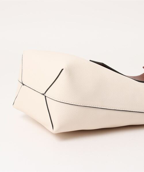 KOBE LETTUCE（コウベレタス）の「2wayステッチワンハンドルバッグ（ハンドバッグ・レディース・グレイッシュベージュ/ブラック系その他/ホワイト系その他/キャメル・FREE）」の15枚目の写真