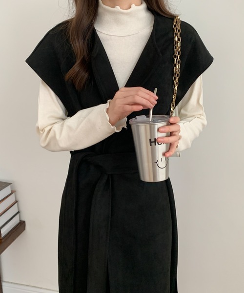 ABITOKYO(アビトーキョー)の「サイドスリットスエードノーカラーロングジレベスト(ベスト・レディース・アイボリー/ブラック・M/L)」の9枚目の写真