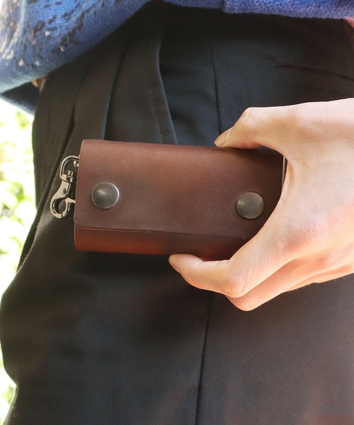 MR.OLIVE(ミスターオリーブ)の「MR.OLIVE/ミスターオリーブ E.O.I / HORWEEN CHROMEXCEL LEATHER / 2DOTS KEY CASE キーケース レザーケース(キーケース/キーアクセサリー・メンズ・ブラウン/ブラック・FREE)」の12枚目の写真