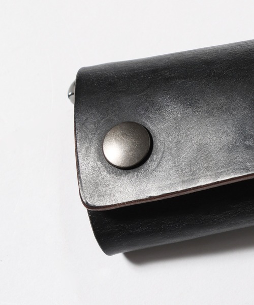 MR.OLIVE(ミスターオリーブ)の「MR.OLIVE/ミスターオリーブ E.O.I / HORWEEN CHROMEXCEL LEATHER / 2DOTS KEY CASE キーケース レザーケース(キーケース/キーアクセサリー・メンズ・ブラウン/ブラック・FREE)」の9枚目の写真