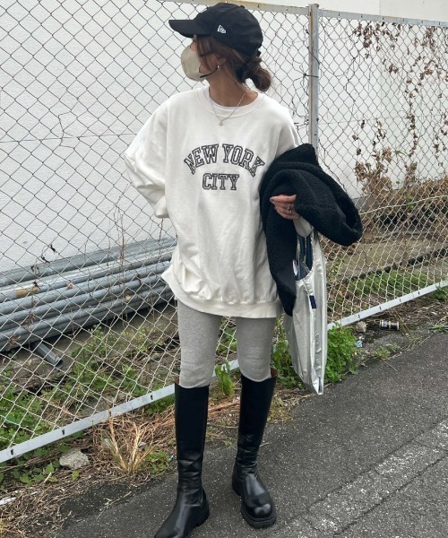 ISOOK（アイスー）の「Big sized logo sweat / ビッグサイズロゴスウェット（chiica select）（スウェット・レディース・ブラック/ホワイト・FREE）」の5枚目の写真