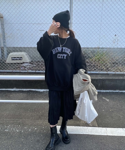 ISOOK（アイスー）の「Big sized logo sweat / ビッグサイズロゴスウェット（chiica select）（スウェット・レディース・ブラック/ホワイト・FREE）」の10枚目の写真