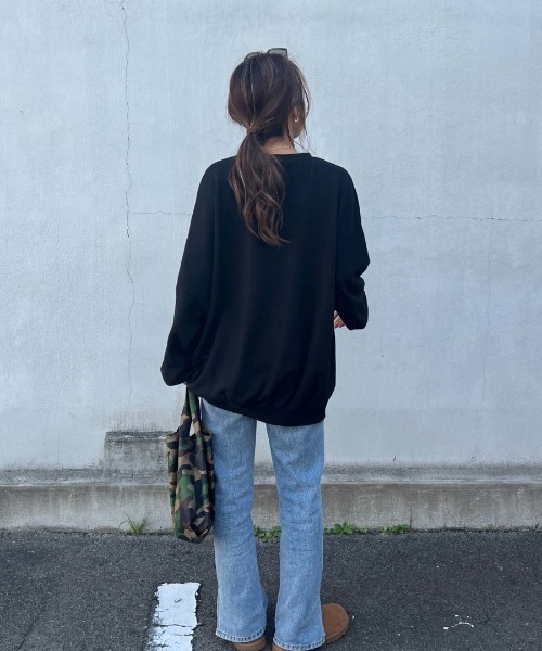 ISOOK（アイスー）の「Big sized logo sweat / ビッグサイズロゴスウェット（chiica select）（スウェット・レディース・ブラック/ホワイト・FREE）」の4枚目の写真