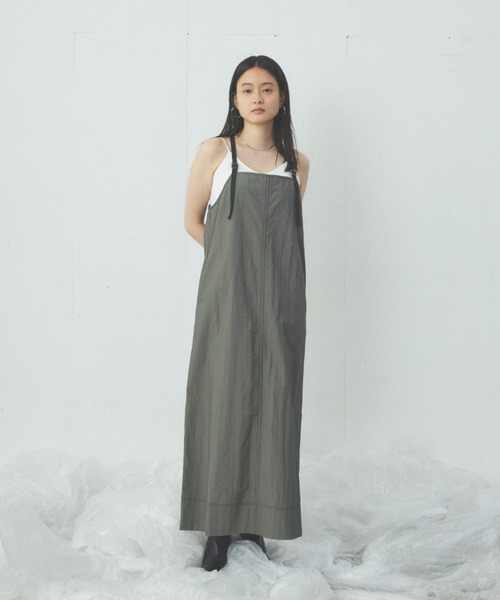 Happy John（ハッピージョン）の「bycolor nylon jumper skirt/バイカラーナイロンジャンパースカート（ジャンパースカート・レディース・ブラック/チャコールグレー・FREE）」の11枚目の写真