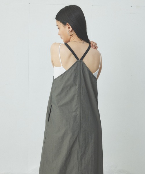 Happy John（ハッピージョン）の「bycolor nylon jumper skirt/バイカラーナイロンジャンパースカート（ジャンパースカート・レディース・ブラック/チャコールグレー・FREE）」の18枚目の写真