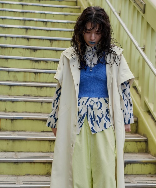 miette（ミエット）の「ｽﾀﾝﾄﾞｶﾗｰｹｰﾌﾟｺｰﾄ（ステンカラーコート・レディース・ブラック/アイボリー・FREE）」の3枚目の写真